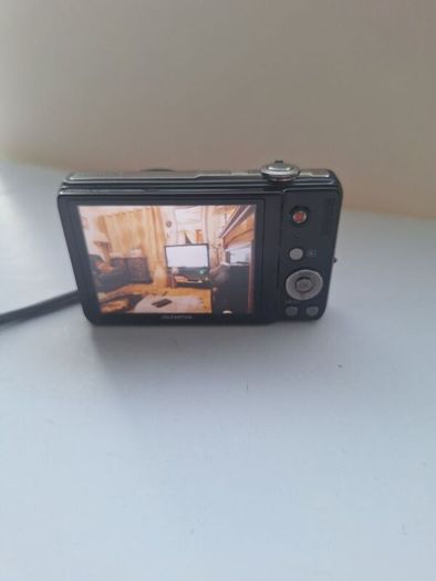 Olympus D-720 Digital Camera Boxed