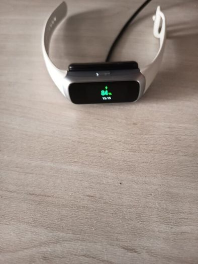 Samsung galaxy fit (SM-R370)