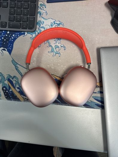 AirPods Max lightning