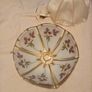 Classic 6-Panel Curved Glass Floral Lampshade. Image 2