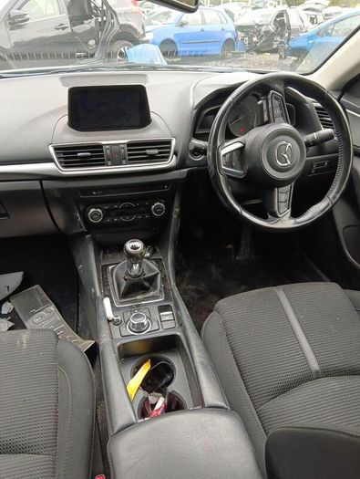 Breaking Mazda 3 2019 1.5