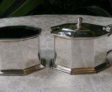 Elkington and Co Genuine Art Deco Sterling Silver Condiment Set. Hallmarked Birmingham 1936. Fitted Cobalt Blue Glass Liners