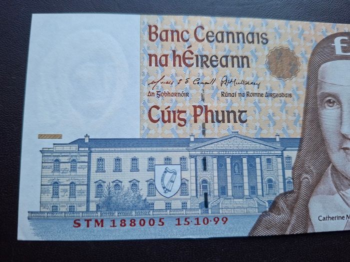 The Central Bank of Ireland. C Series UNC 5 Pounds (1999)
