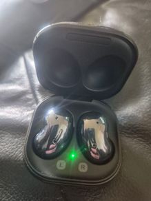 galaxy buds live