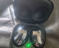 galaxy buds live