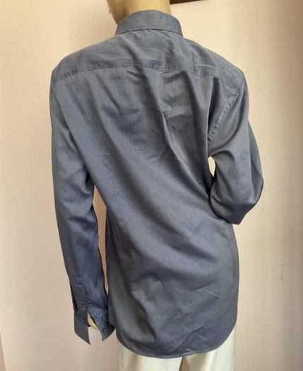 Hugo Boss shirt size M