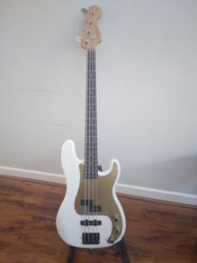 Squier Affinity PJ Bass w/ EMGs (passive)