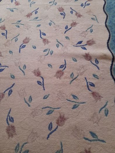 1.7m x 2.3m rug