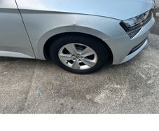 Skoda Superb Drivers  Wing