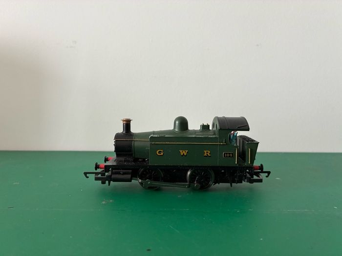 Hornby Railways GWR 104 Locomotive OO Gauge