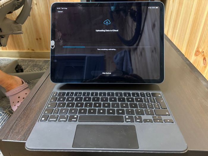 iPad Air 5th Generation + Apple Magic Keybord