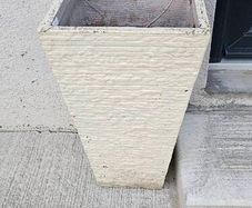 2 large flower pots