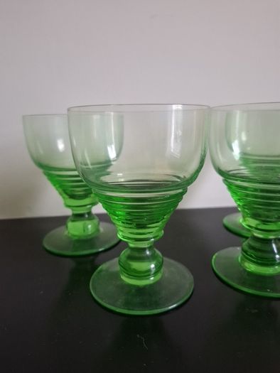 Paden 4 x Irridium glass goblets art deco
