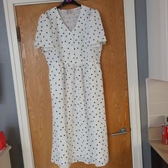 Emily & Me Dress With 2 Side Pockets    S.14. New - No Tag.
