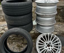 4 tyres Pirelli 225/45 R17 powergy and 4Alloy wheels