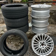 4 tyres Pirelli 225/45 R17 powergy and 4Alloy wheels