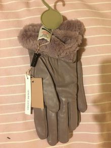 Leather gloves