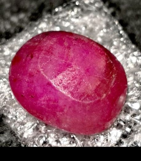 Beautiful 6.5ct pinkish Ruby with certificate