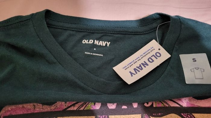 old navy dark green small t shirt
