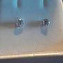 ladies 9ct gold earrings Image 5