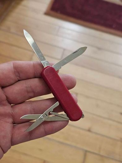 Vintage Discontinued Collectable Wenger Esquire 65mm Swiss Army Knife Keychain tool