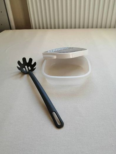 Grater &  spaghetti spoon