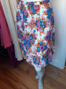 Vintage floral pleated skirt