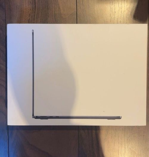 2024 MacBook Air 13 256GB  Barely Used