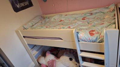 children's bed. LITTLE DREAMERS PLUTO MODEL with star tent.