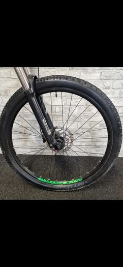 27.5 bike wheel