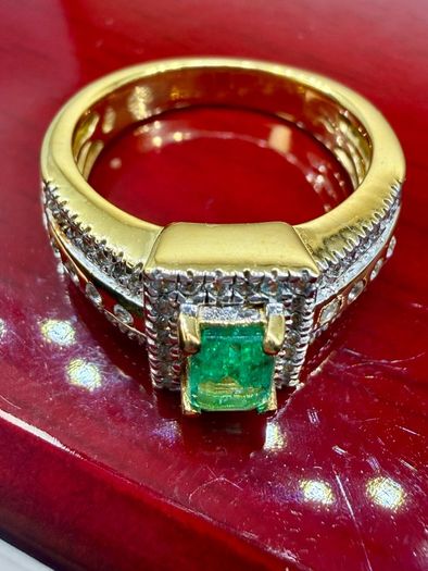 Emerald & Natural Zircon Ring