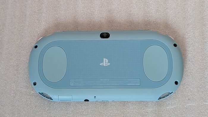 Sony PlayStation PS Vita Slim : White & Light Blue
