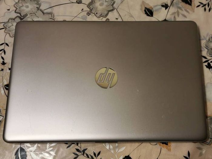 Student fast Laptop HP 250 G6 / Intel i7-7500U @2.70GHz /8GB RAM / New 256GB SSD. See the pictures.