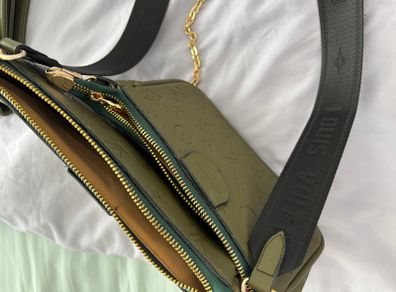 2 green bags