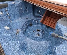 7 seater jacuzzi