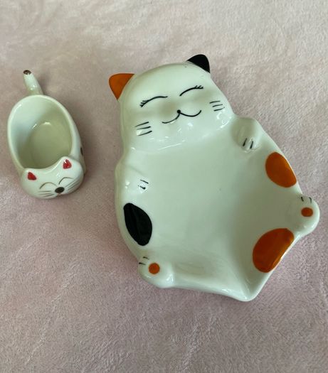 cat dish and mini bowl