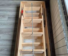attic staire (stairs)