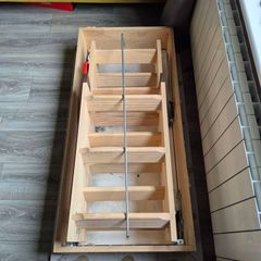 attic staire (stairs)