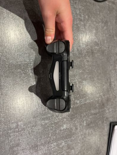 PS4 controller custom but original 50euros (cash only!)