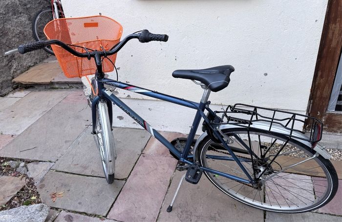 Lynx 700C City Commuter Bike 6 Speed. Basket, Carrier & Mudguards