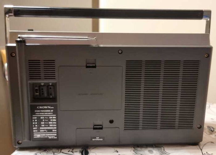 From 1977 Rare CROWN Studio Professionell GT, all function works good.