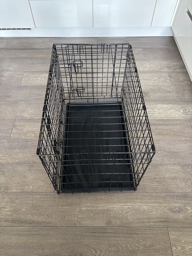 dog crate excellent condition medium size