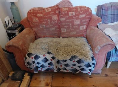 2 seater sofa 140x80x90cm