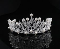 Beautiful Classy Crystal Pearl Bridal Tiaras