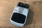Behringer DD400 Digital Delay pedal (DD-3 clone)