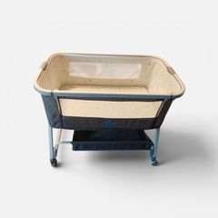 Baby bedside crib