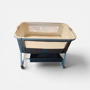 Baby bedside crib