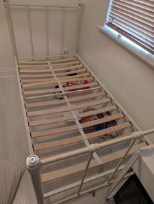 Metal frame single bed - No mattress
