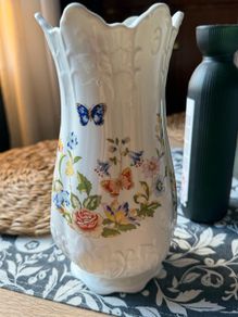 aynsley vase
