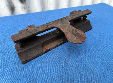 Heavy cast iron hole punch